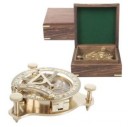 Ceas si busola ambalate in cutie din lemn AP828003 